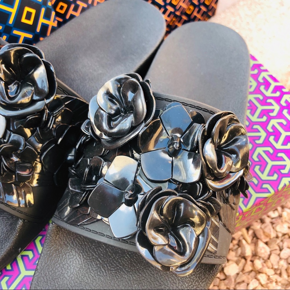 Tory Burch blossom slides rubber floral black - Picture 2 of 5